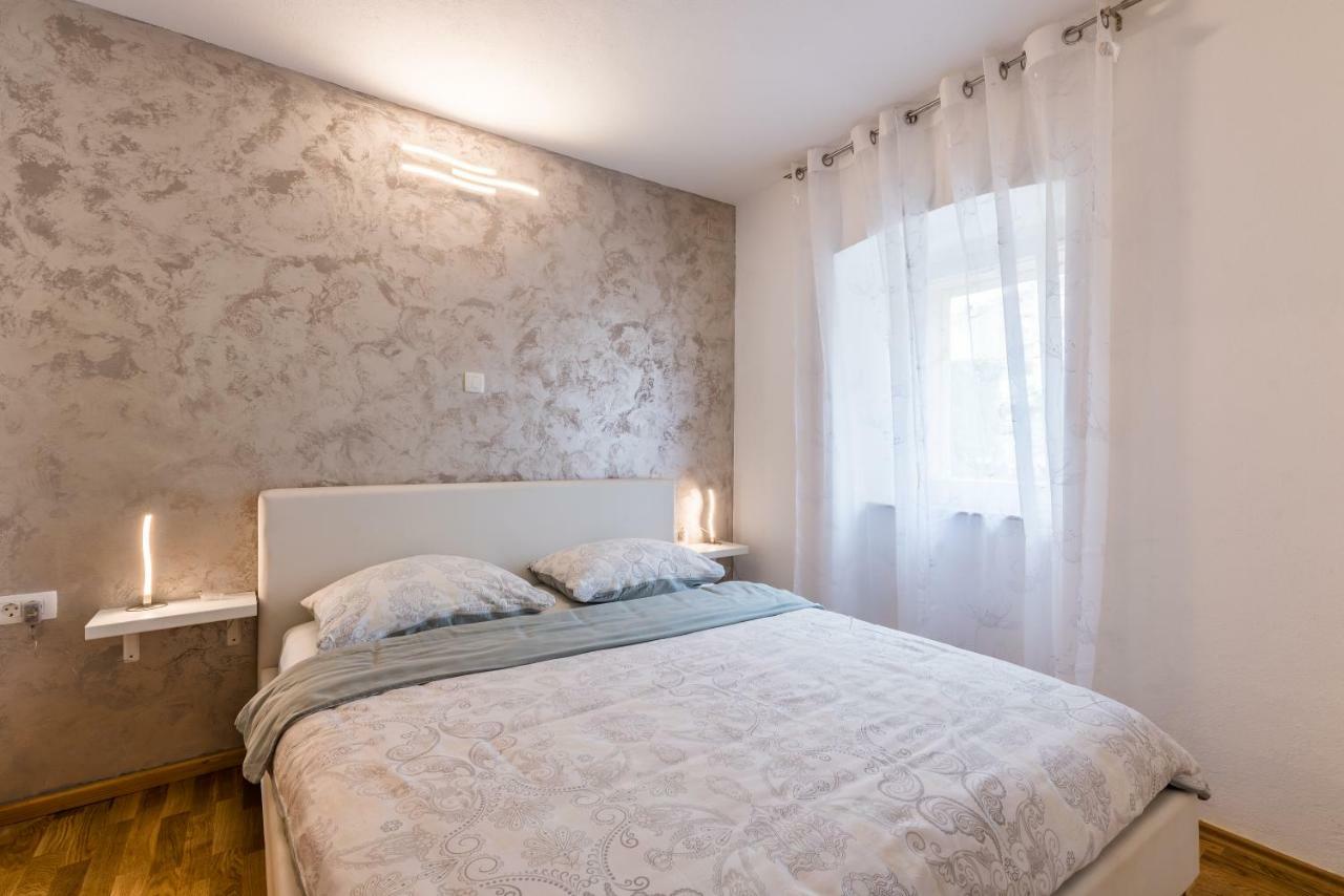 Apartments Vila Dk マリンスカ エクステリア 写真
